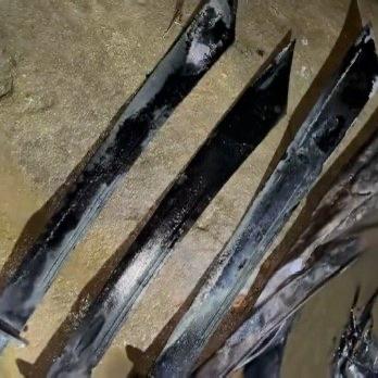 4月6日晚上，江西上饶的一位钓友周先生在河边夜钓，原本寻思着趁安静钓条大鱼，结果