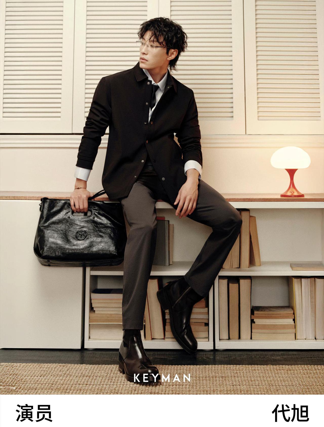 本来星动态 · 代旭。戏里戏外代旭正处在随心而笃定的状态潜心打磨角色，坦然感知自