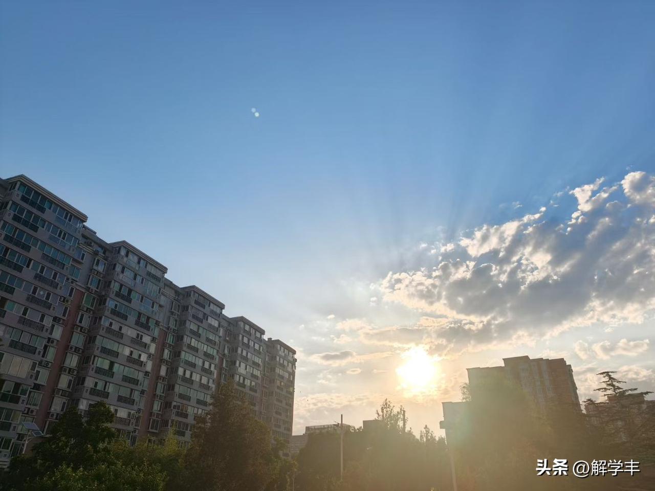 a股处于牛市分化结构性阶段，
什么意思呢？
就是说，个股所处位置不同！
高位的，