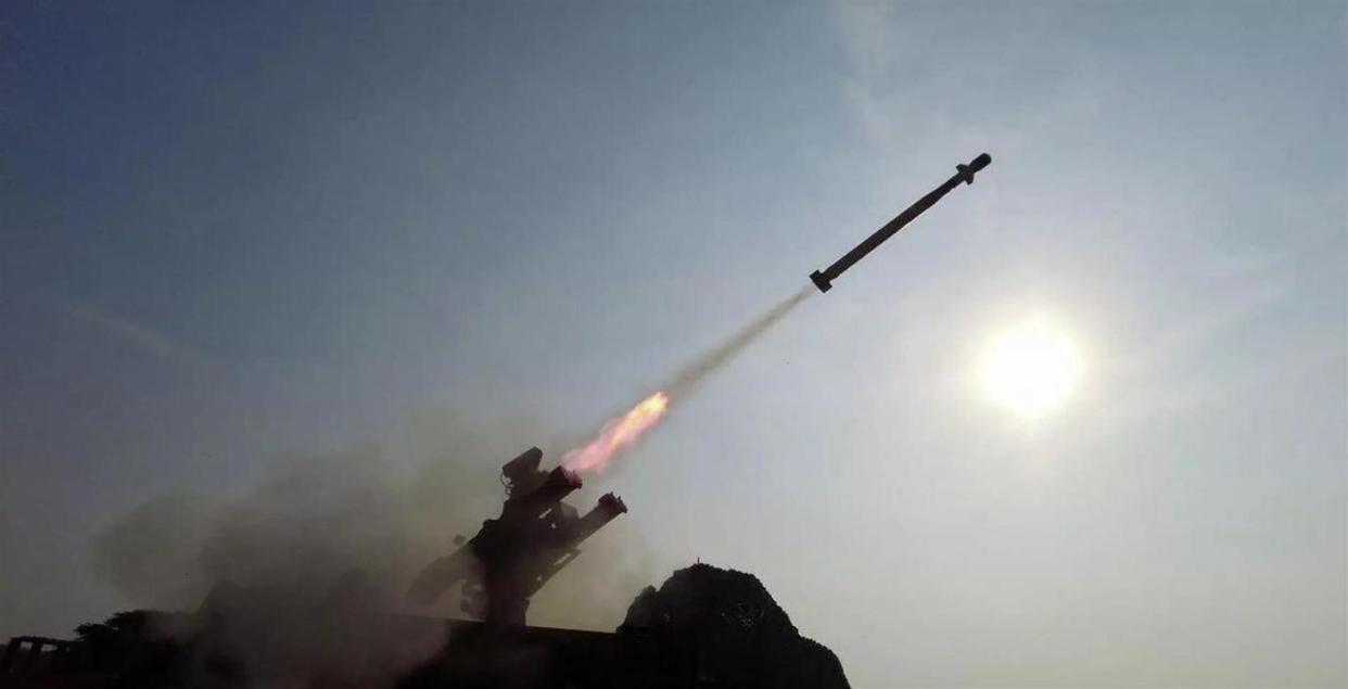 美国战损情况确实像个谜。
当地时间3月2日，伊朗哈塔姆·安比亚中央司令部说三架美