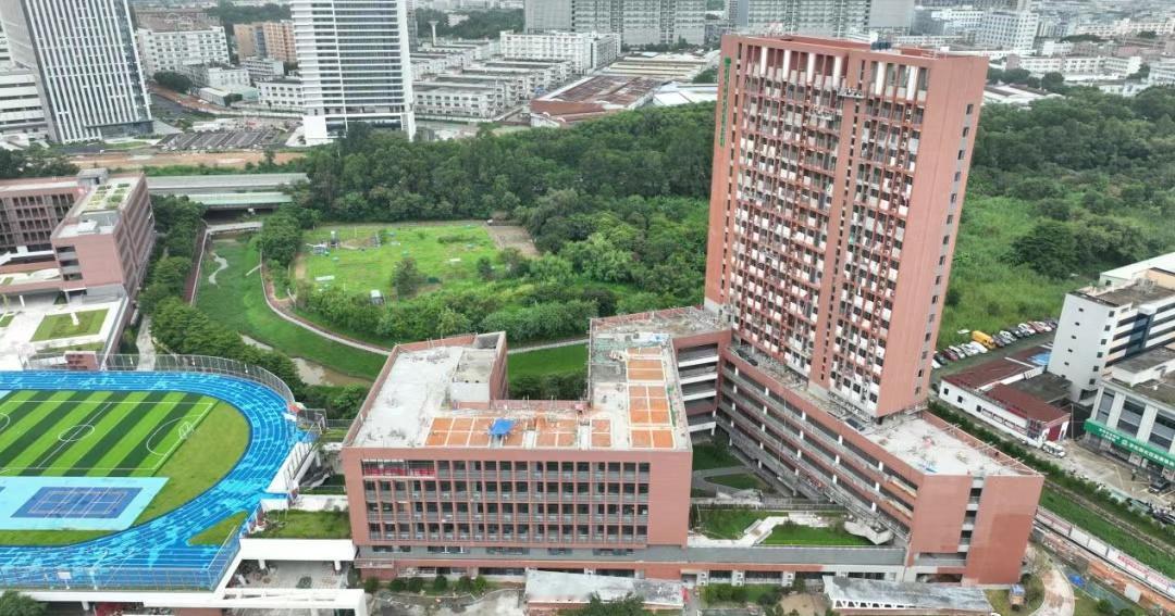 【广东深圳李松蓢第二学校建设项目交付】
近日，一公局集团承建的广东深圳光明区李松