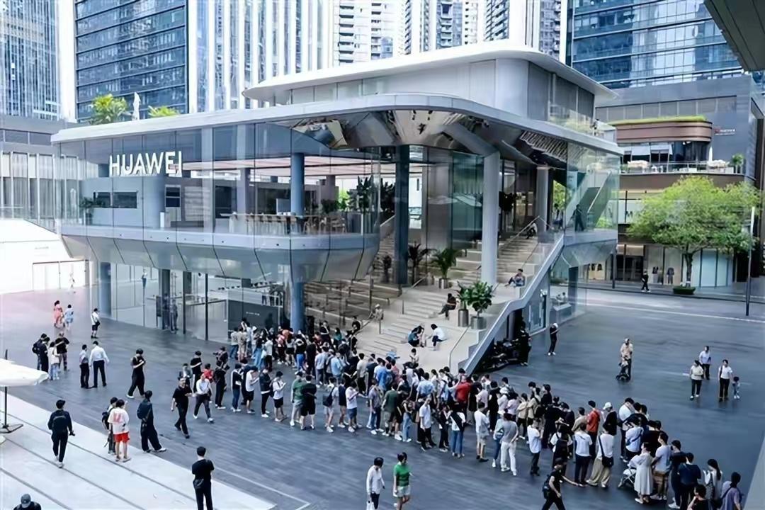 谁说理科生不懂浪漫，华为TCL出手就是星辰大海
华为又来了，尽管如Mate 60
