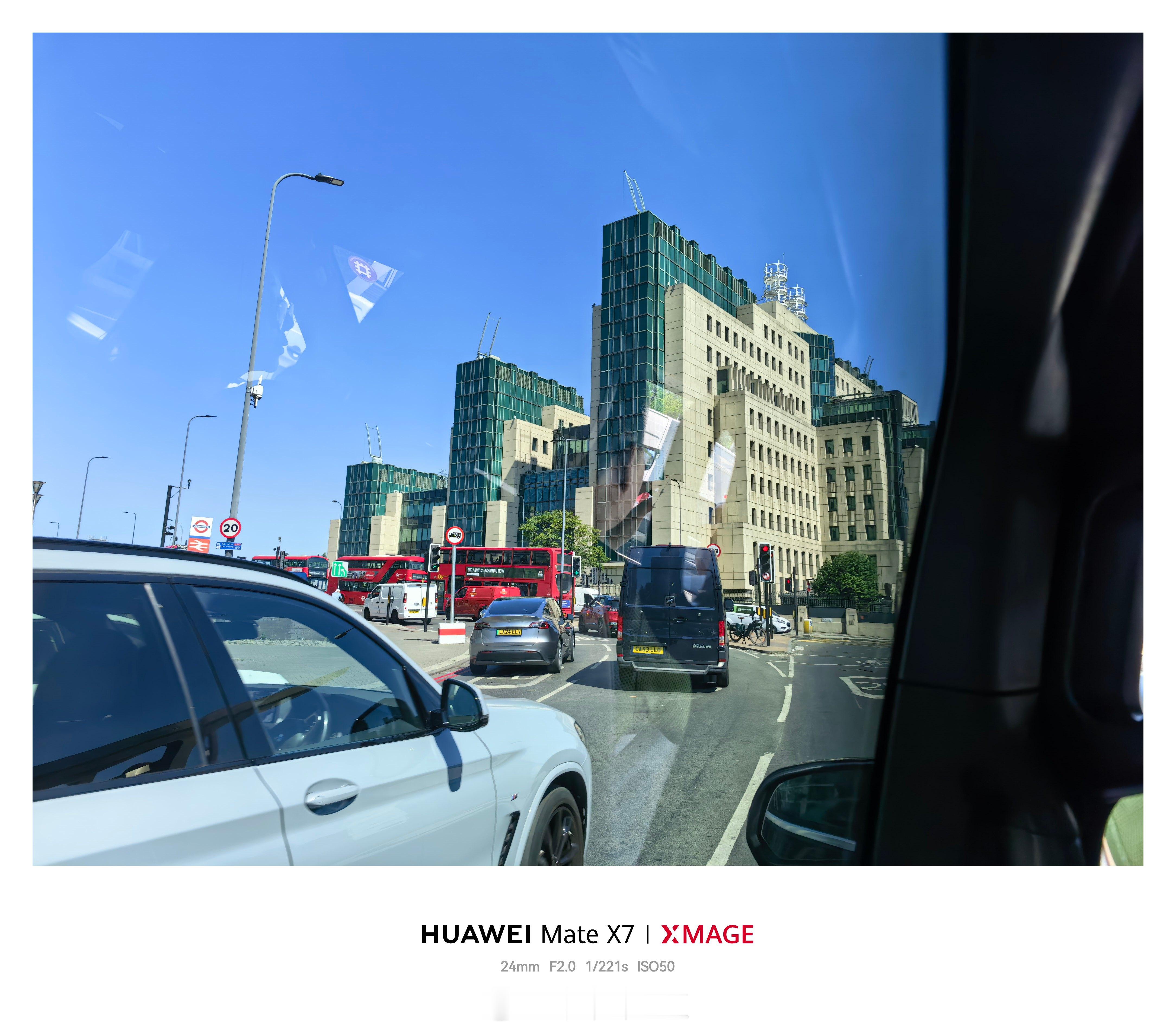 这在英国，绝对是一个豪华酒店！进门冻的真哆嗦，一看空调设置16度。要知道，如今的