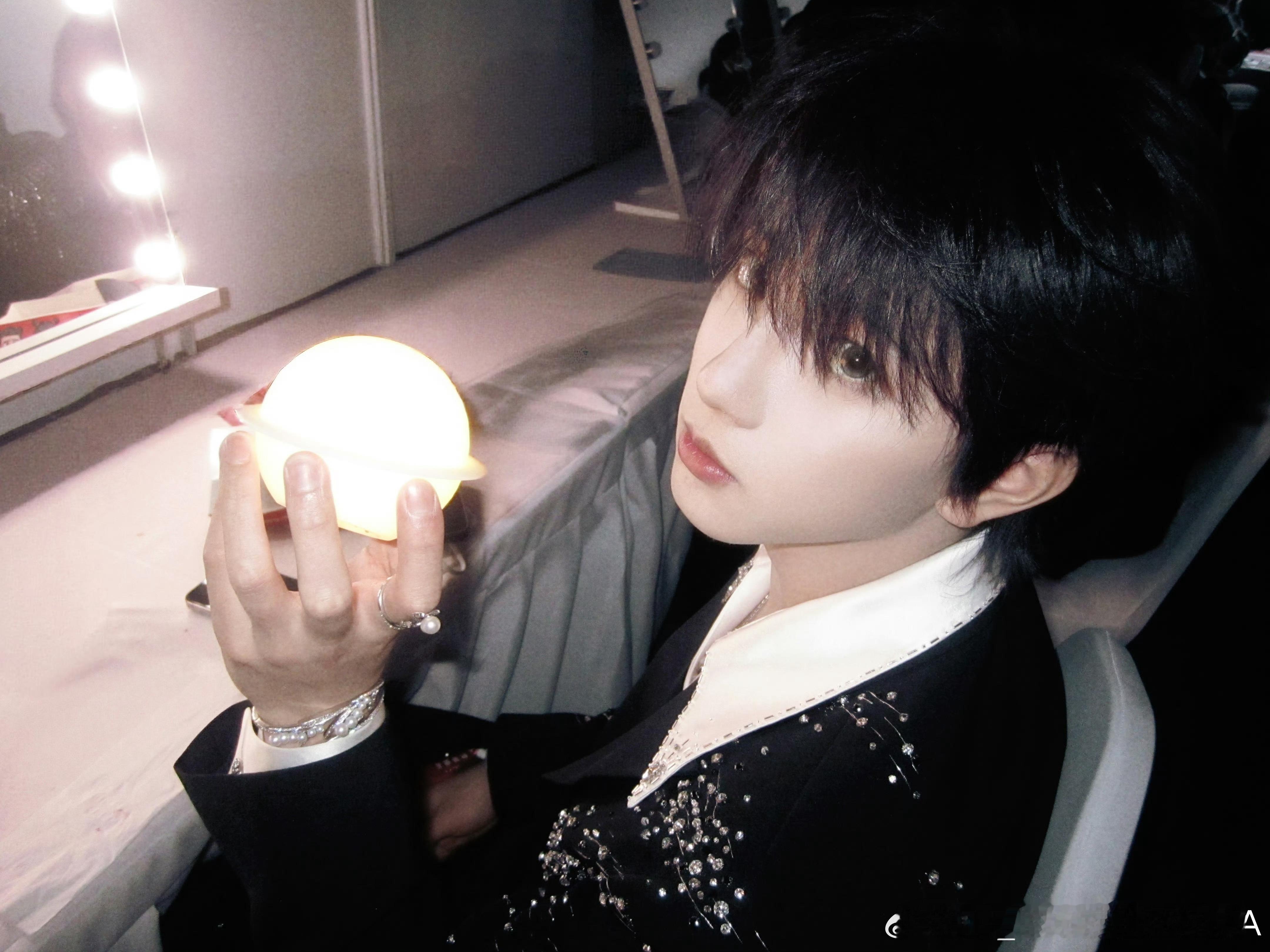 穆祉丞微博之夜后营业:继续努力