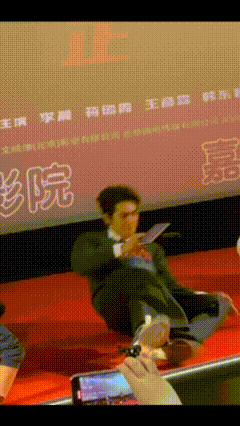于适王彦霖现场battle急坏李晨  看于适和王彦霖路演battle，就像看一场