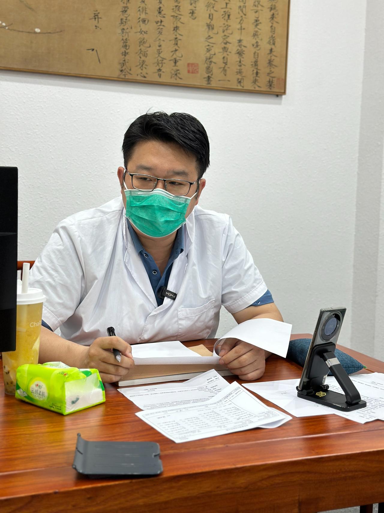 高血压首要解决的问题不是降压，而是调理脏腑平衡，根源调好了，血压自然稳定。

很
