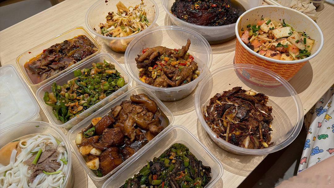 岳阳打卡今天的c位一直在换 晚饭吃的忘了拍照哈哈哈哈  喜欢 昨天衢州给我辣怕了