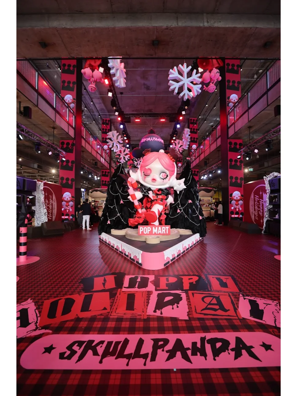 SKULLPANDA主题快闪 🔴 圣诞秀场