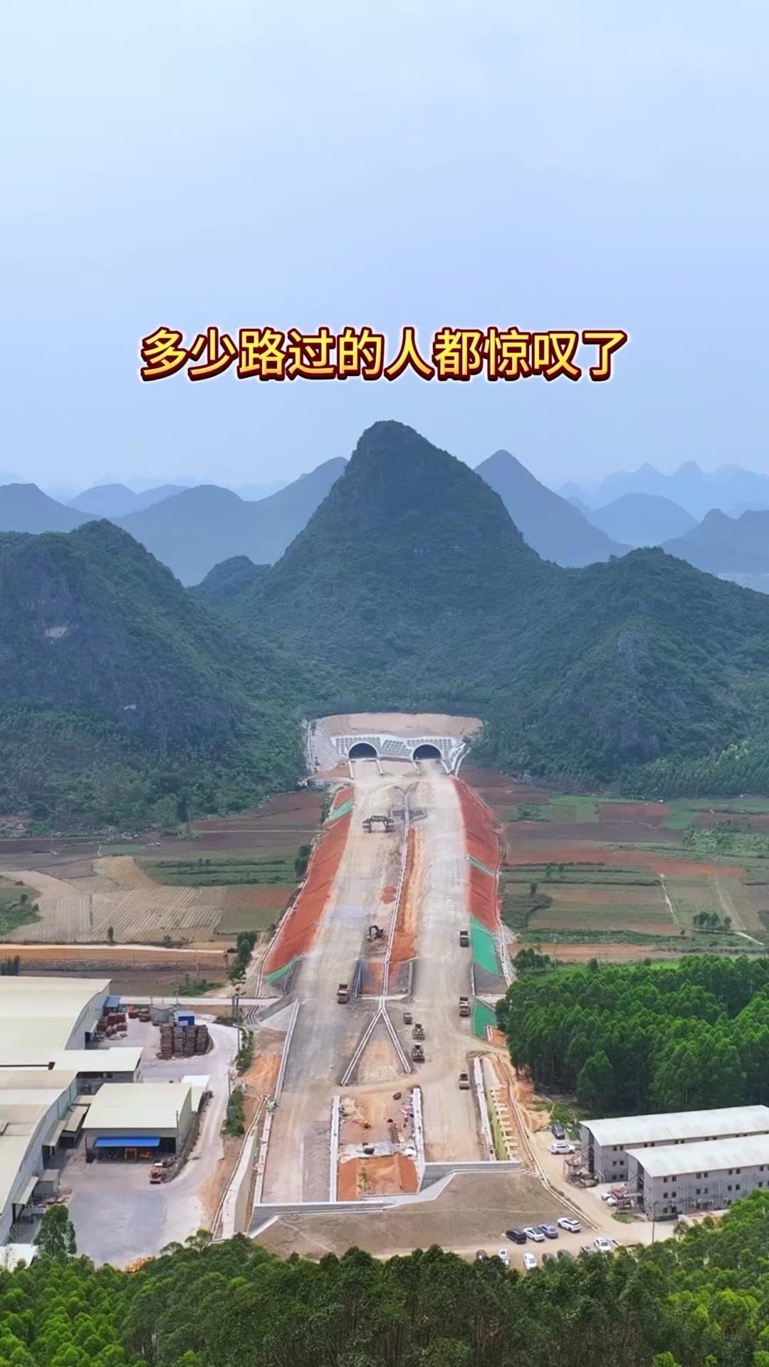 🔥山城选在了这里建城？！你以为山城只有坡坡坎坎？其实这里藏着更震撼的风景！
