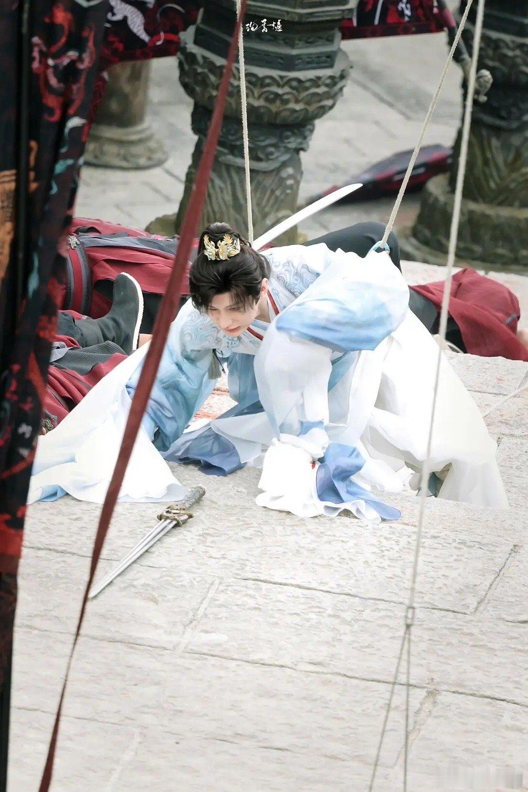 成毅解锁了新衣服，状态怎么样 ​​​