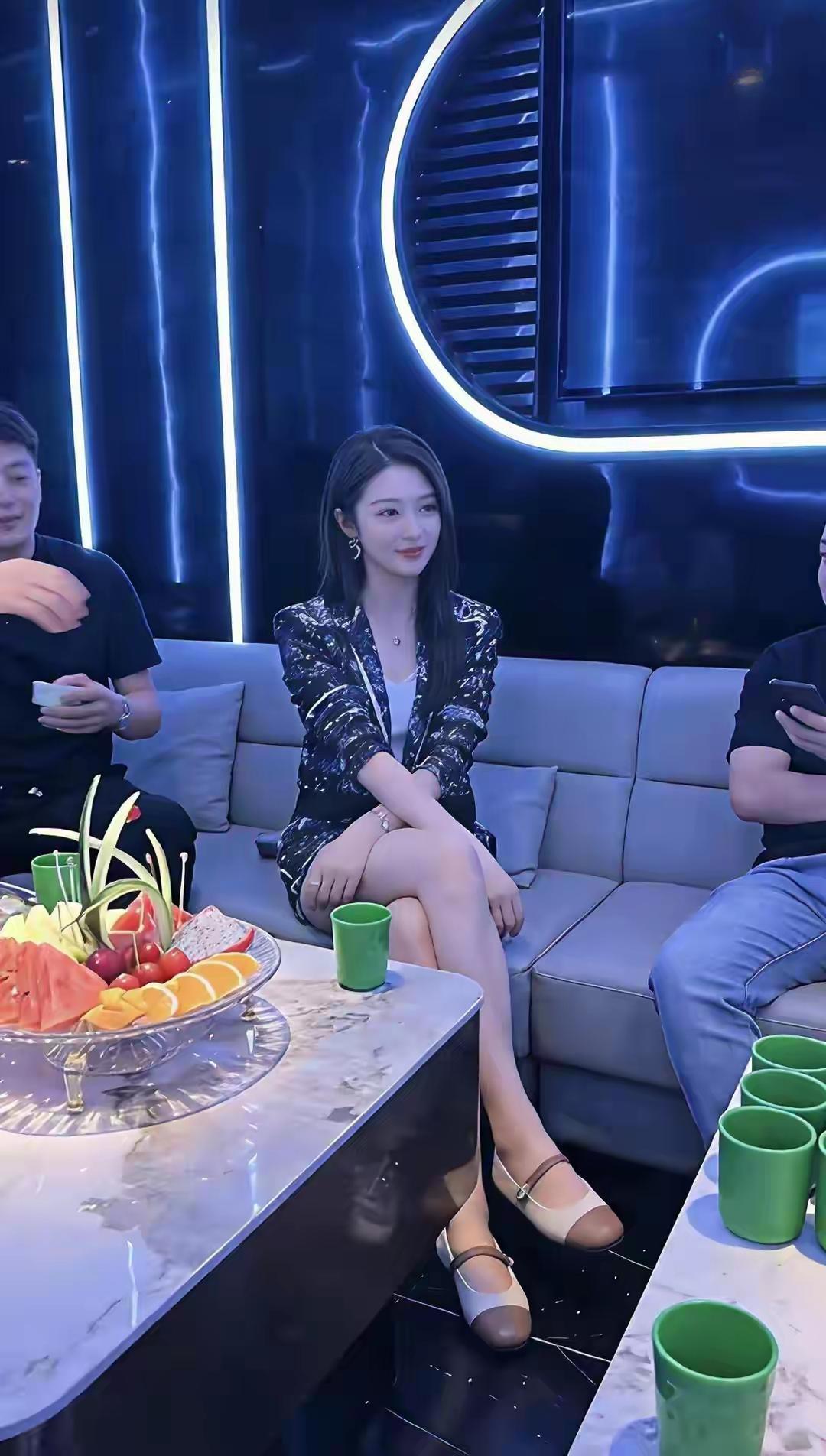 听说现在的KTV还有商K，以前一直不明白啥意思，后来朋友们说了一下才知道，但是这
