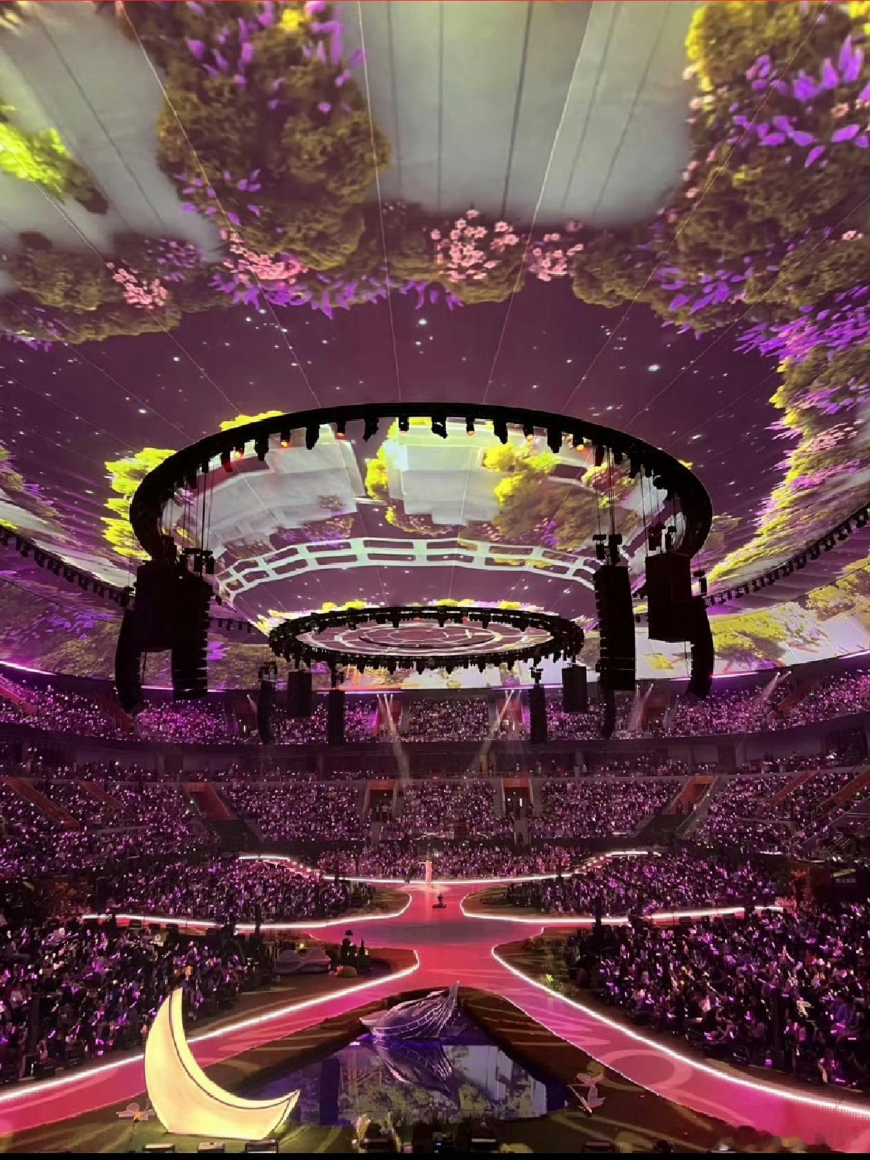 张杰跨年含金量还在提高三年三套王炸舞台，科幻感、沉浸感、治愈感全拉满，新春场还要