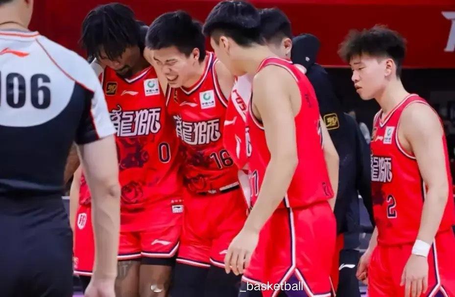 广东宏远今天交易获得的两名强援目前都在伤病康复中，崔永熙进度已经达到85% ​​