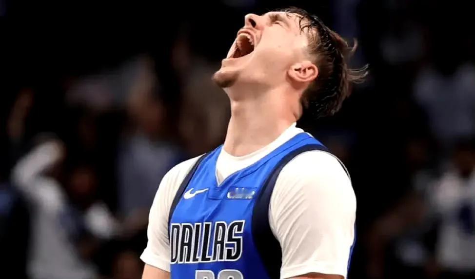 基德真的会养人
常规赛最年轻单场40+
不愧是最强白人高中生啊
觉得独行侠这笔交