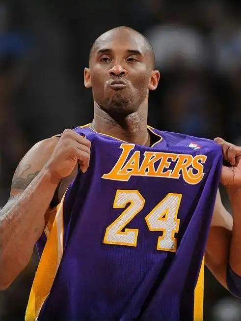 科比·布莱恩特的单场81分，成为了一张名片，人们除了赞美，还是赞美。
2026年