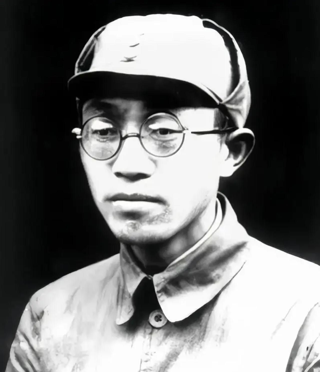 开国大将黄克诚宅心仁厚。他在《黄克诚自述》中回忆了一件事。当年，红军长征来到哈达