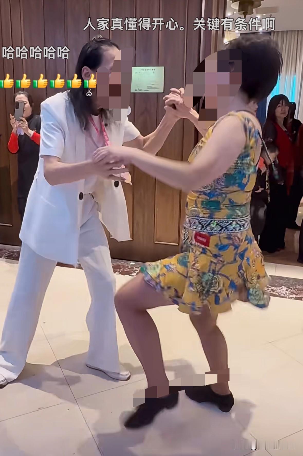 哪个男人摊上这样的老婆，估计都属于家门不幸了，
就感觉这个舞姿太豪放了，就是一个