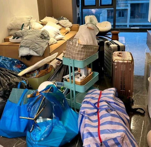 搬家对某些人来说是个大工程，但对某些人来说只是一件小事，我明显属于后者。以前一个