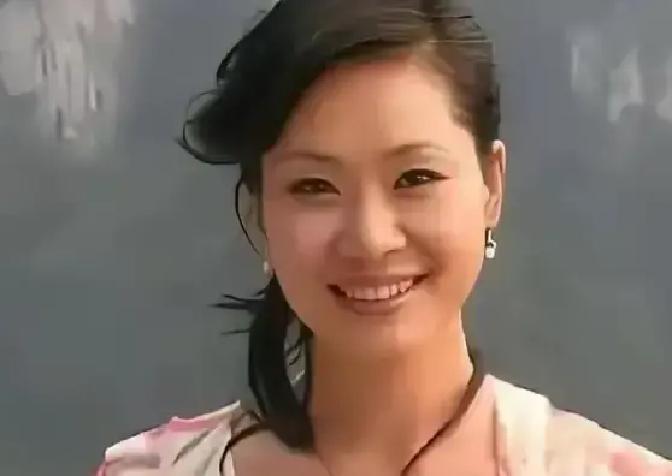 放着北京寸土寸金的地段不要，非得把房子套现卖了，拉着小6岁的丈夫跑回河北青县农村