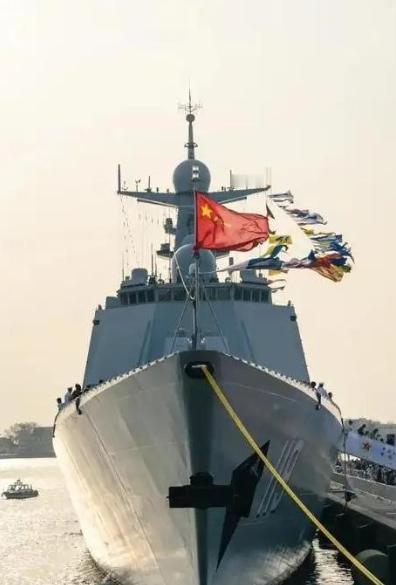 无论是中国的导弹，还是中国的航母，日本都不怕。日本怕的只有两点，一是中国的继续加