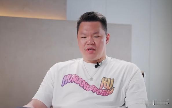 朱芳雨谈成为美食博主：

“主要是，我们之前作为球员，总是会到处去，国内的比赛，