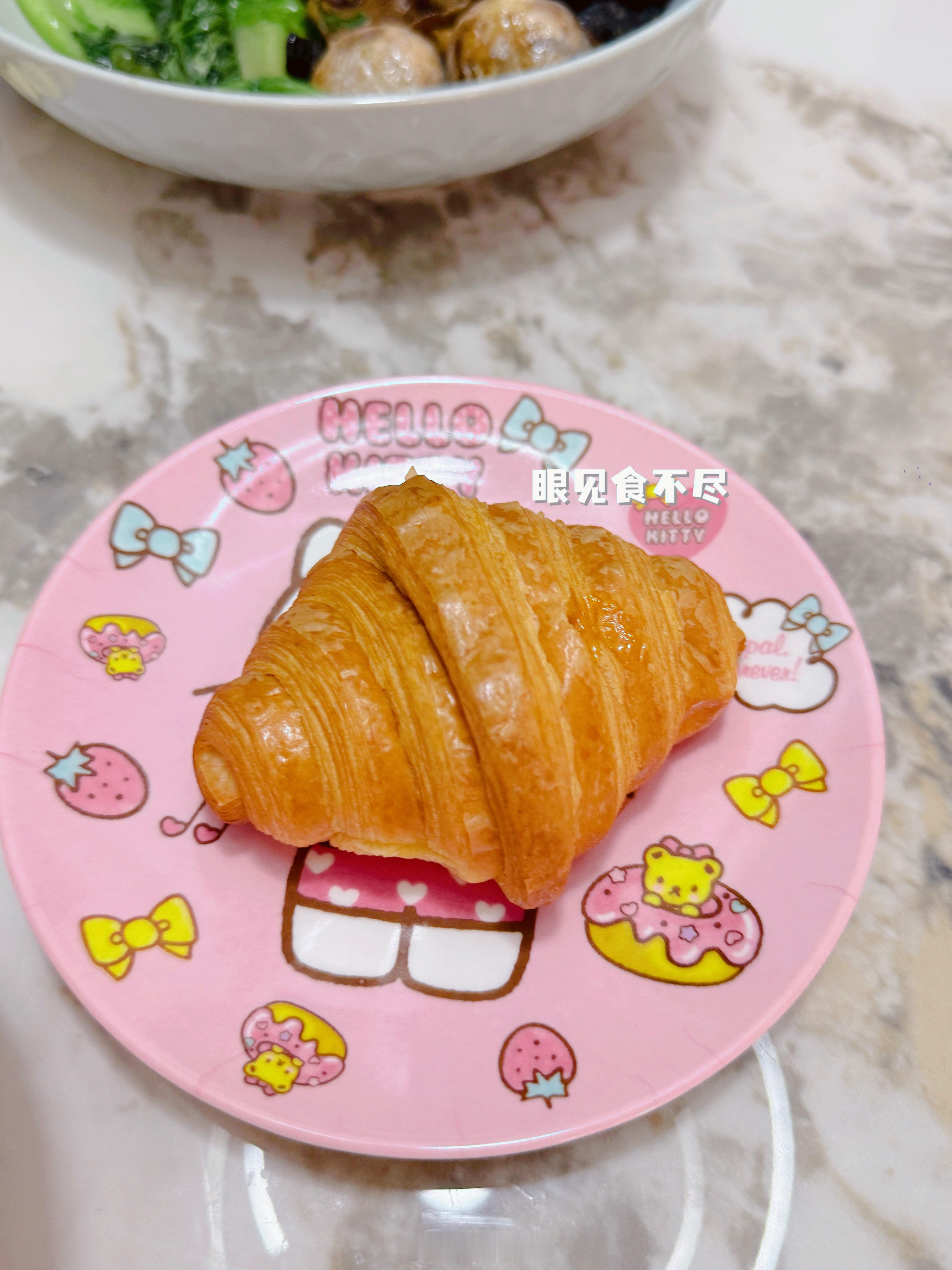 大半夜的 小肚肚又馋了🤤 