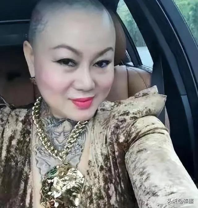 面相说法称，林志玲田宅宫渐塌，而田宅宫为“阴精外显”，人老都会塌，但越晚塌越富贵