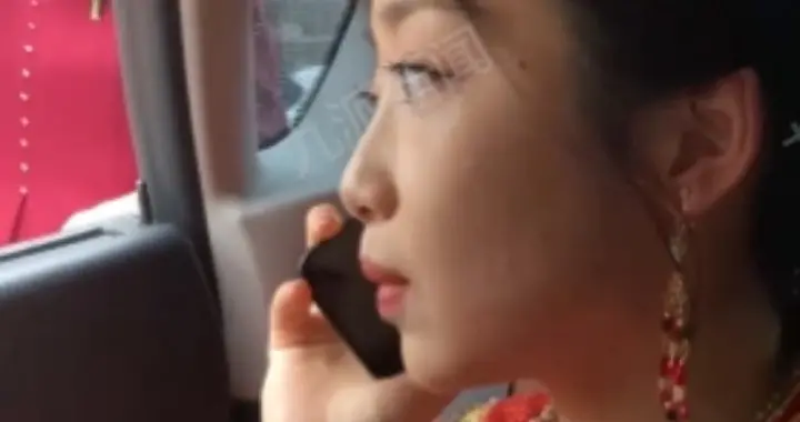 结婚当天女子坐上婚车还在谈业务，丈夫：有房贷压力，相互理解，已经习惯