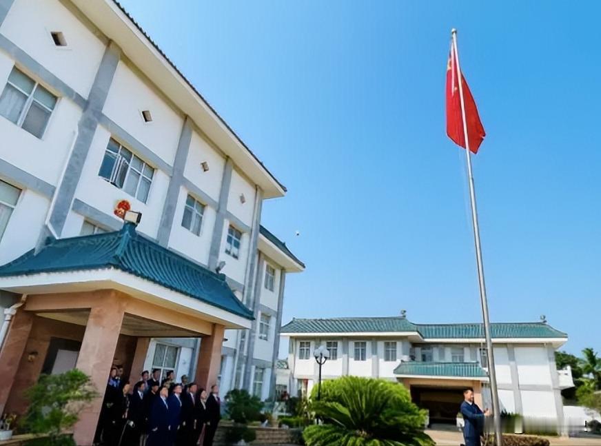 1982年，我国驻莫桑比克大使馆翻译唐健生实施了一个惨绝人寰的计划，杀死使馆内所