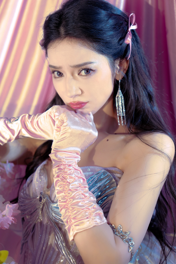 代斯二公真公主代斯真公主来了 代斯乘风2026 二公，《达拉崩吧》舞台的公主造型