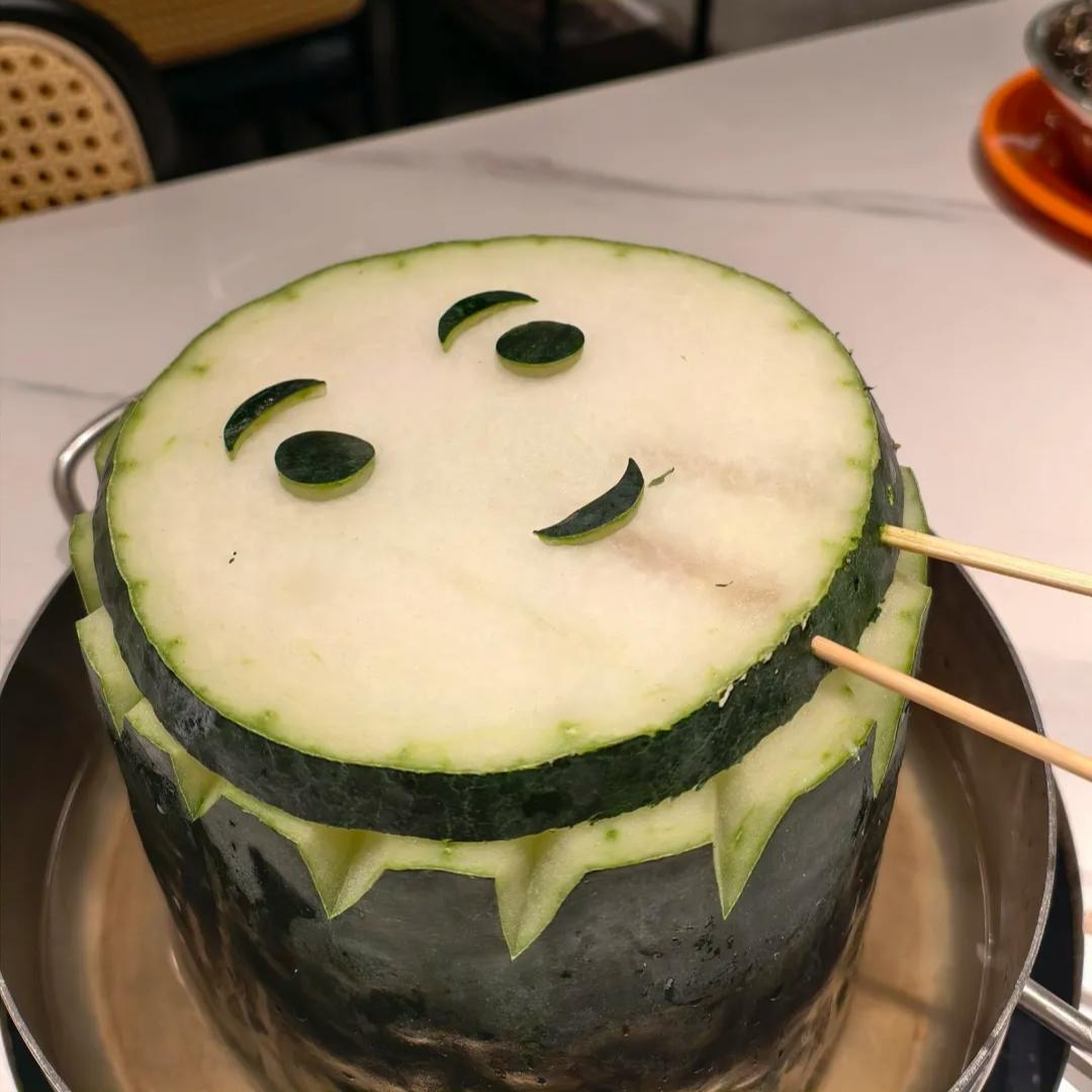 居然没有年终奖和涨工资，不开心
公司今年收益也不错啊，没感觉订单唉去年少，但是没