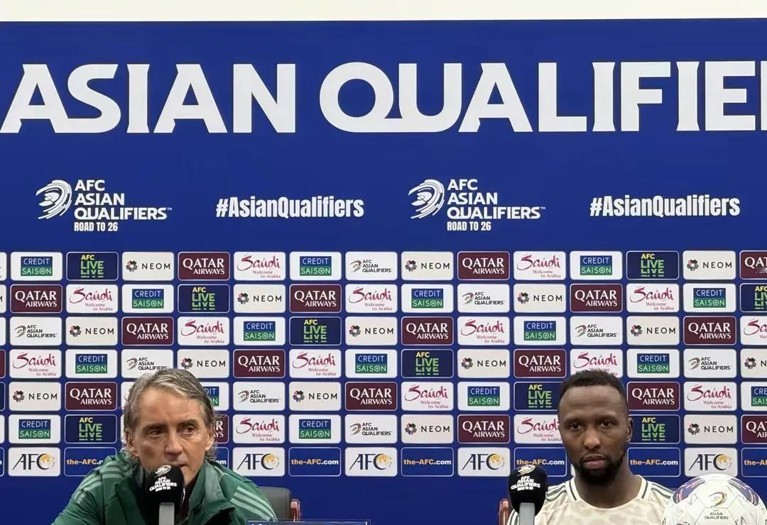 想知道什么是“自不量力”的经典例子吗？来看看沙特主帅的故事吧。曼奇尼自信满满地宣