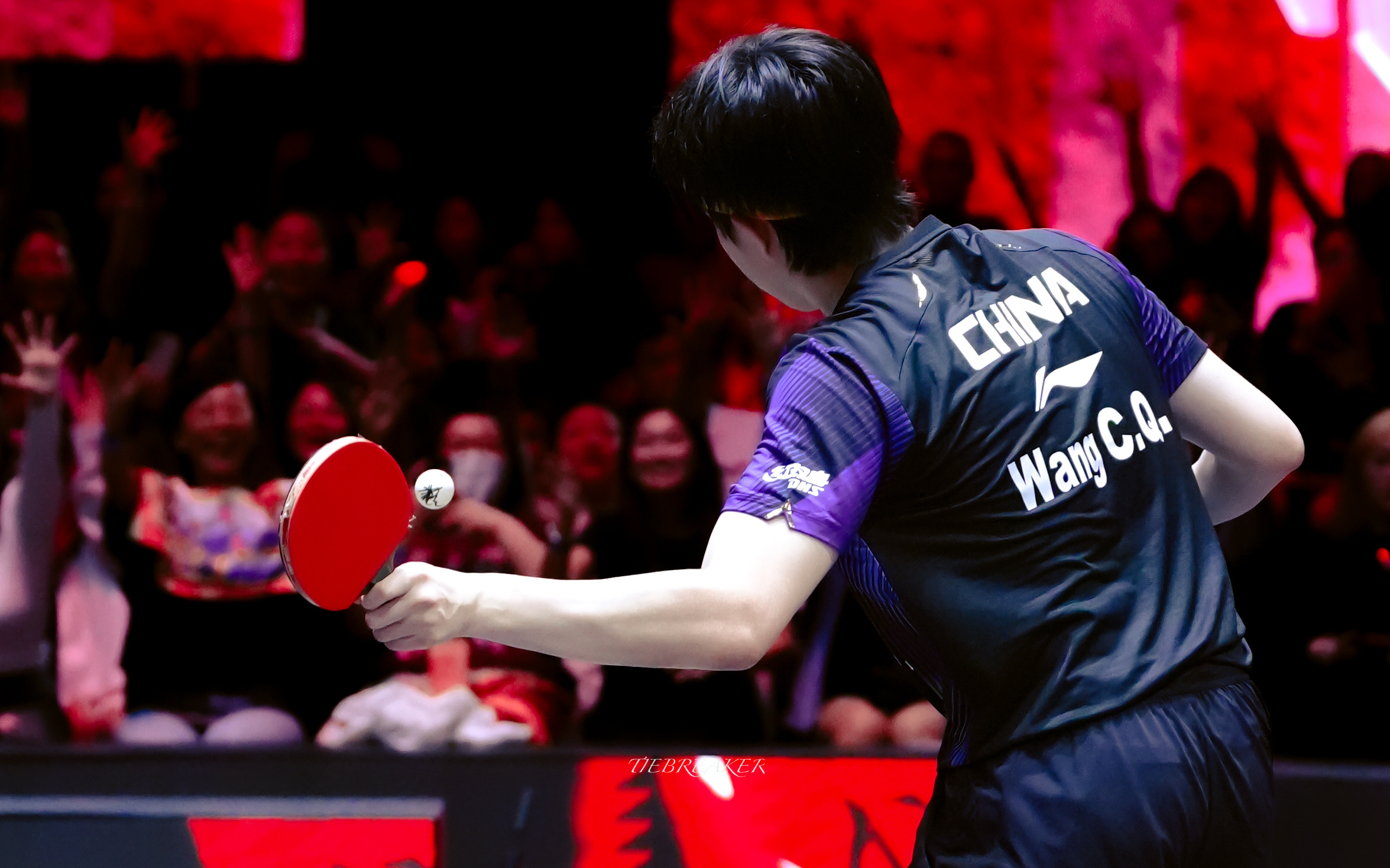 【一些瞎拍】｜画面刚好停在拍到签有名字这一面 