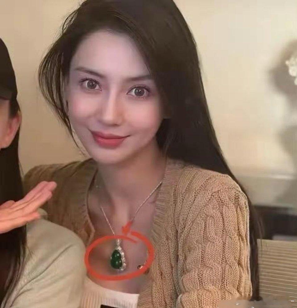 baby的脸怎么怪怪的 ​​​