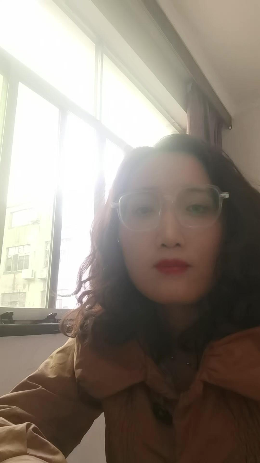 女生恋爱别太懂事！所有女孩子听好了啊，恋爱时别太早暴露贤惠懂事的一面。我经历过才