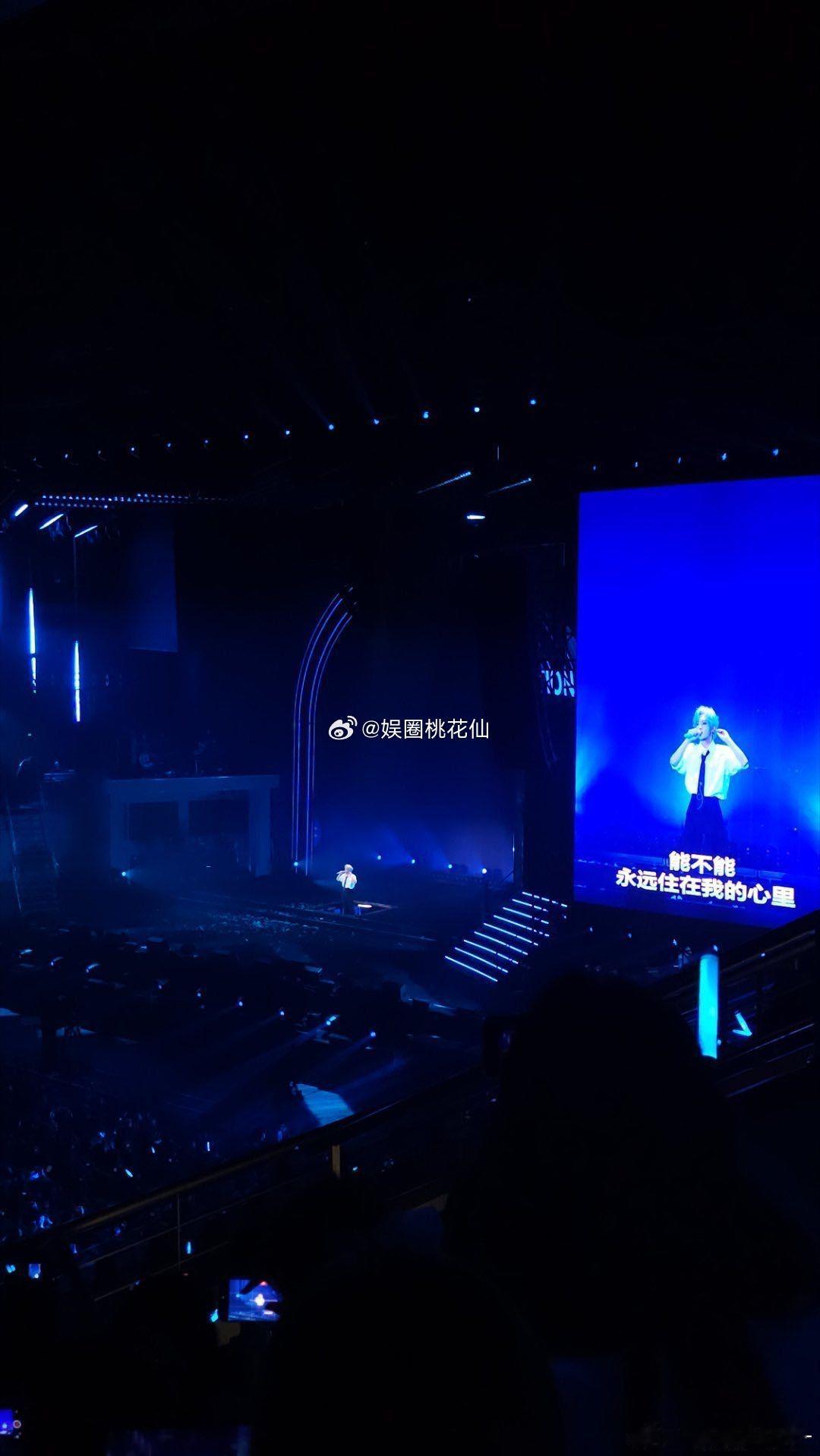 张星特起风了梦回创造营 同一首《起风了》，从评级舞台到万人场馆，他的声音里多了故