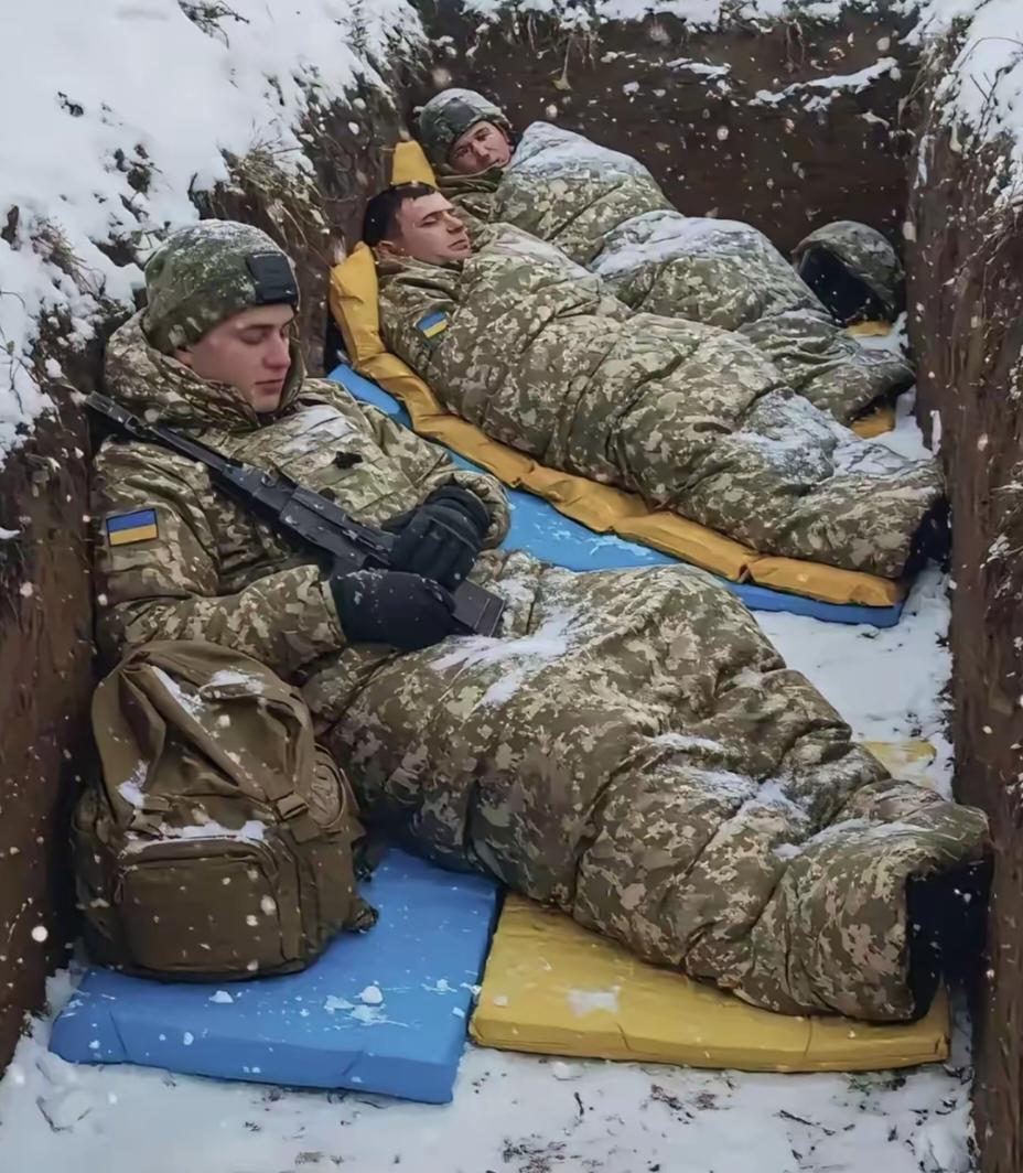 俄乌战争调解一直没结果，特朗普都直说问题出在泽连斯基身上。他称普京已准备好结束战