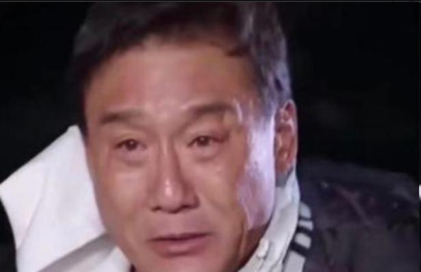 香港为何总对内陆人有偏见？影帝梁家辉道出真相：“香港人其实挺可悲的，被英国人统治