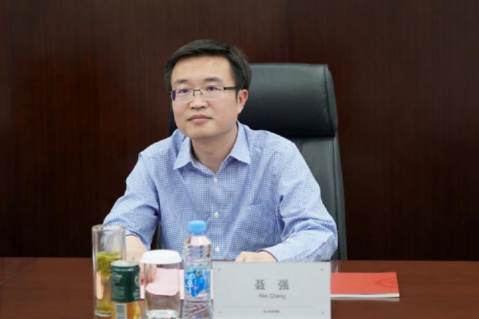 红旗CEO空了15个月，聂强回来了。
这位在一汽体系干了25年的营销老将，履历覆