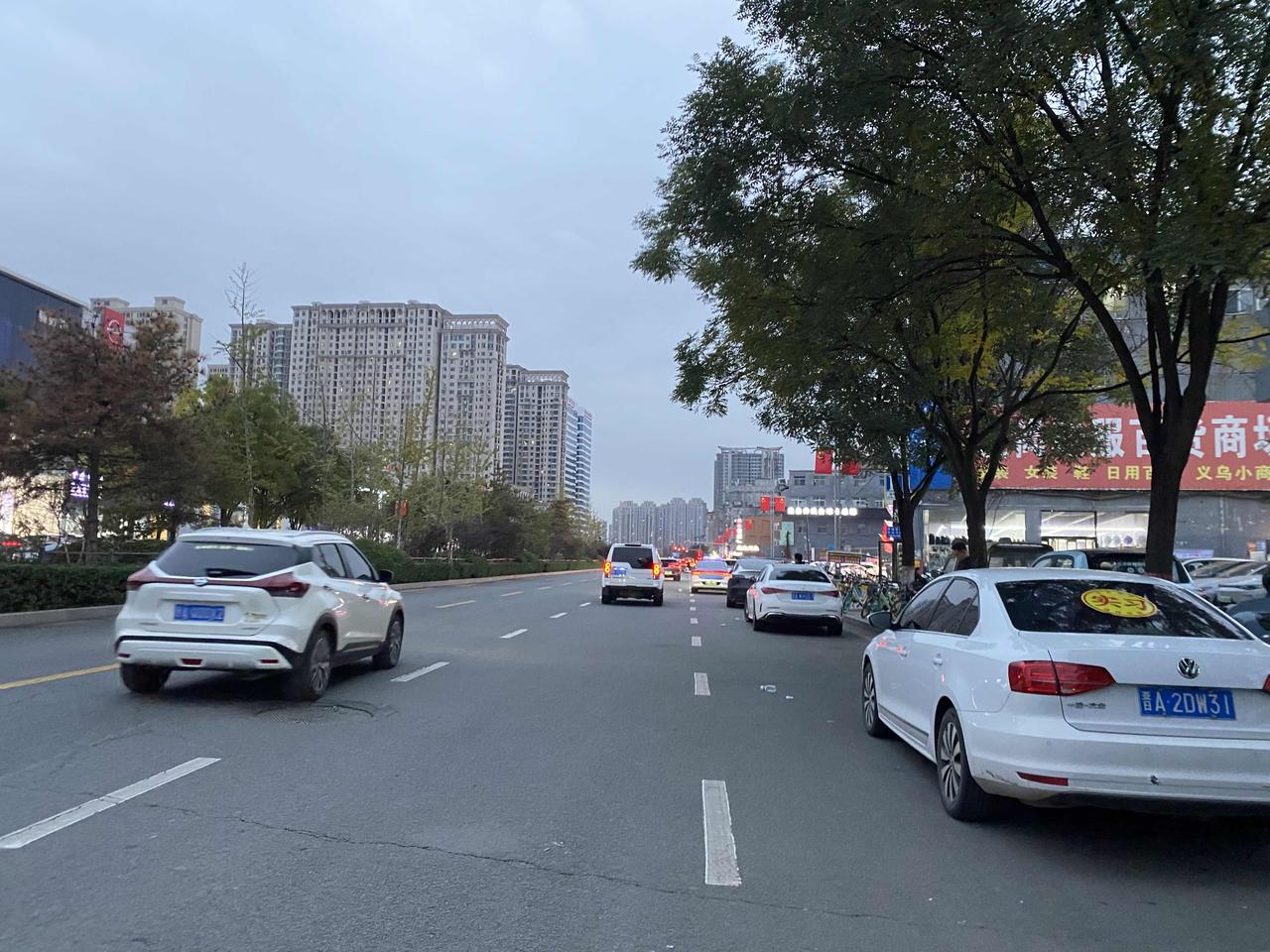 太原满大街也看不到几辆小米汽车，一年多了，就见到两次。作为太原人很好奇，太原的年