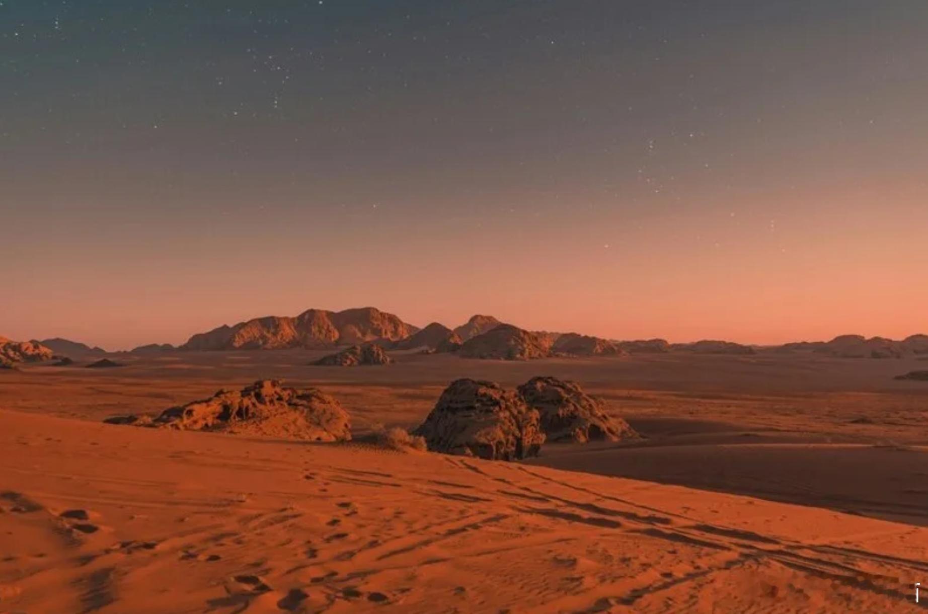 【火星沙丘下发现水迹迹象：宜居环境可能比预期更早出现】 早期火星可能曾具备生命居