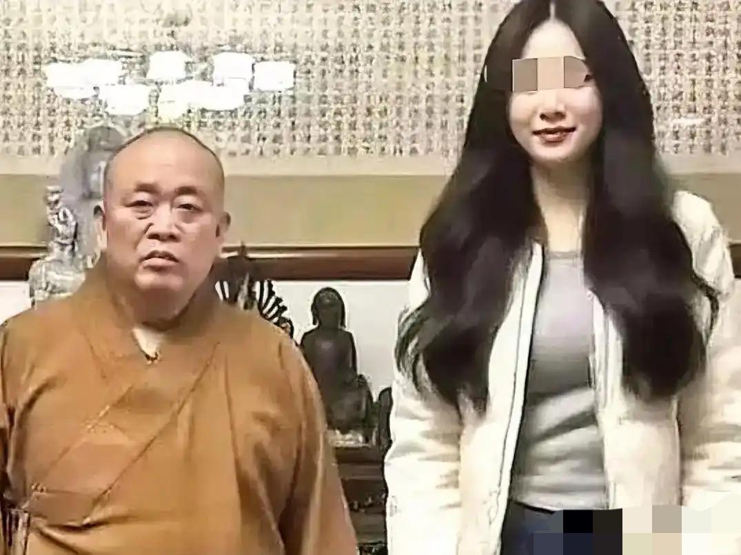 女人被大师开光，
现在一定很受伤。
和尚已经进监狱，
不知她们哪里藏。
封建迷信