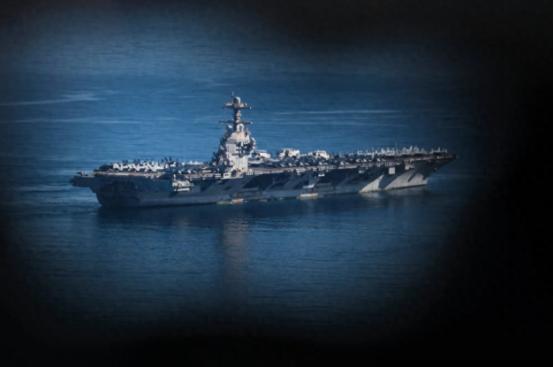 非常的蹊跷！福特号烧了一天一夜，真是美军自己蓄意纵火烧了航母

这艘号称“最先进