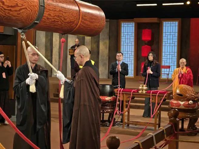 引佛陀「以己為洲」 郑丽文：国家民族未来不能依靠外人

郑丽文今日（17日）发文