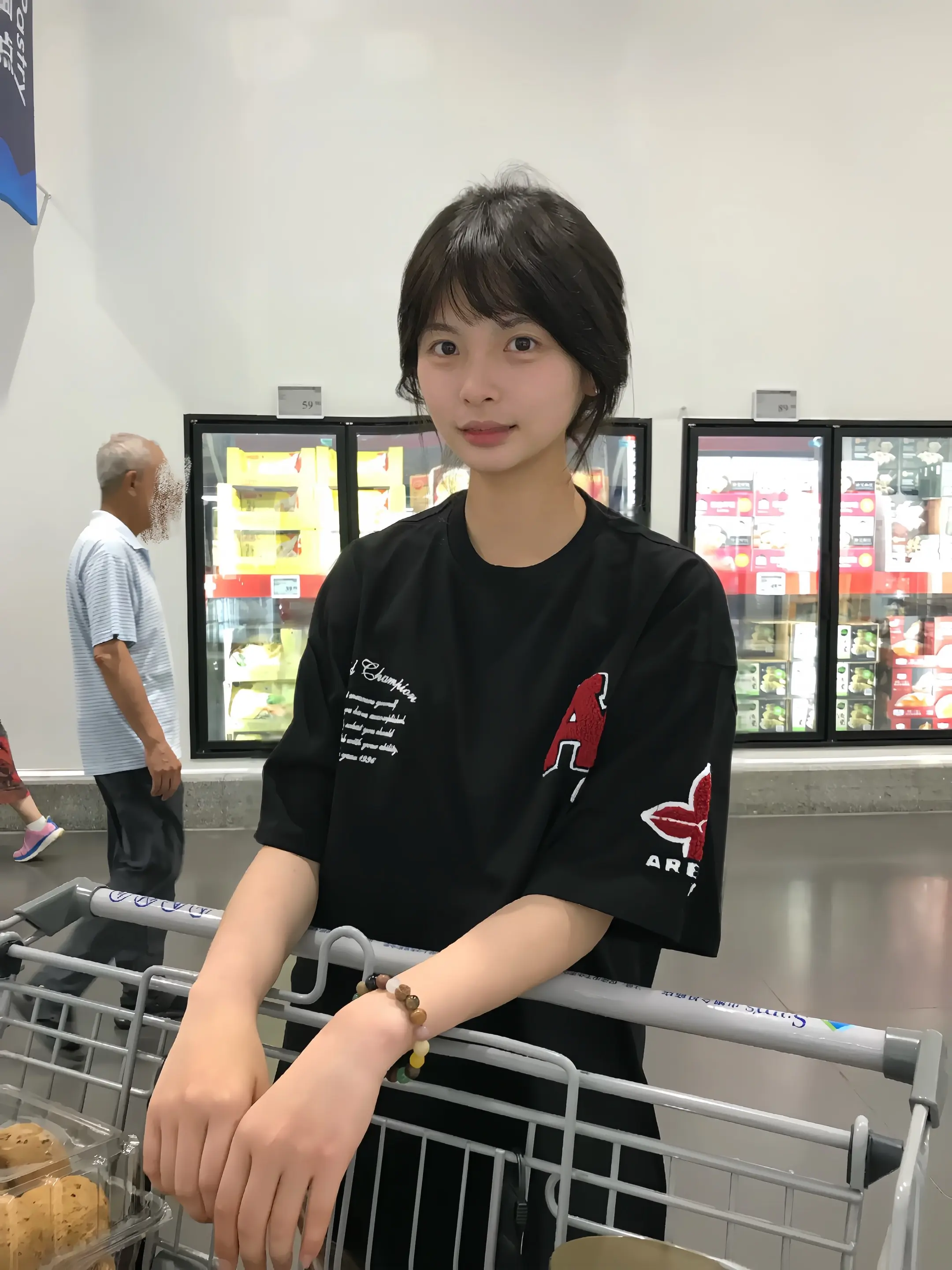 生活给我一拳 我一躺就是一天。