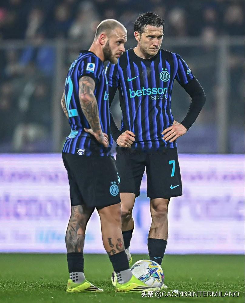 迪马尔科:

"这将是一场进攻性的比赛，但我们必须警惕他们的反击，他们在多场比赛