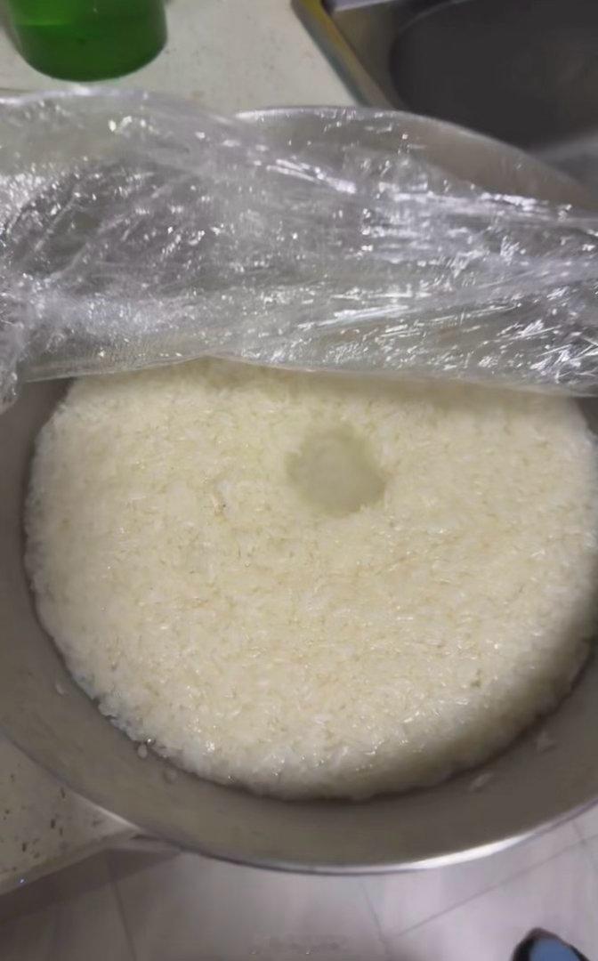 做糯米酒也是手拿把掐[挤眼][挤眼] ​​​