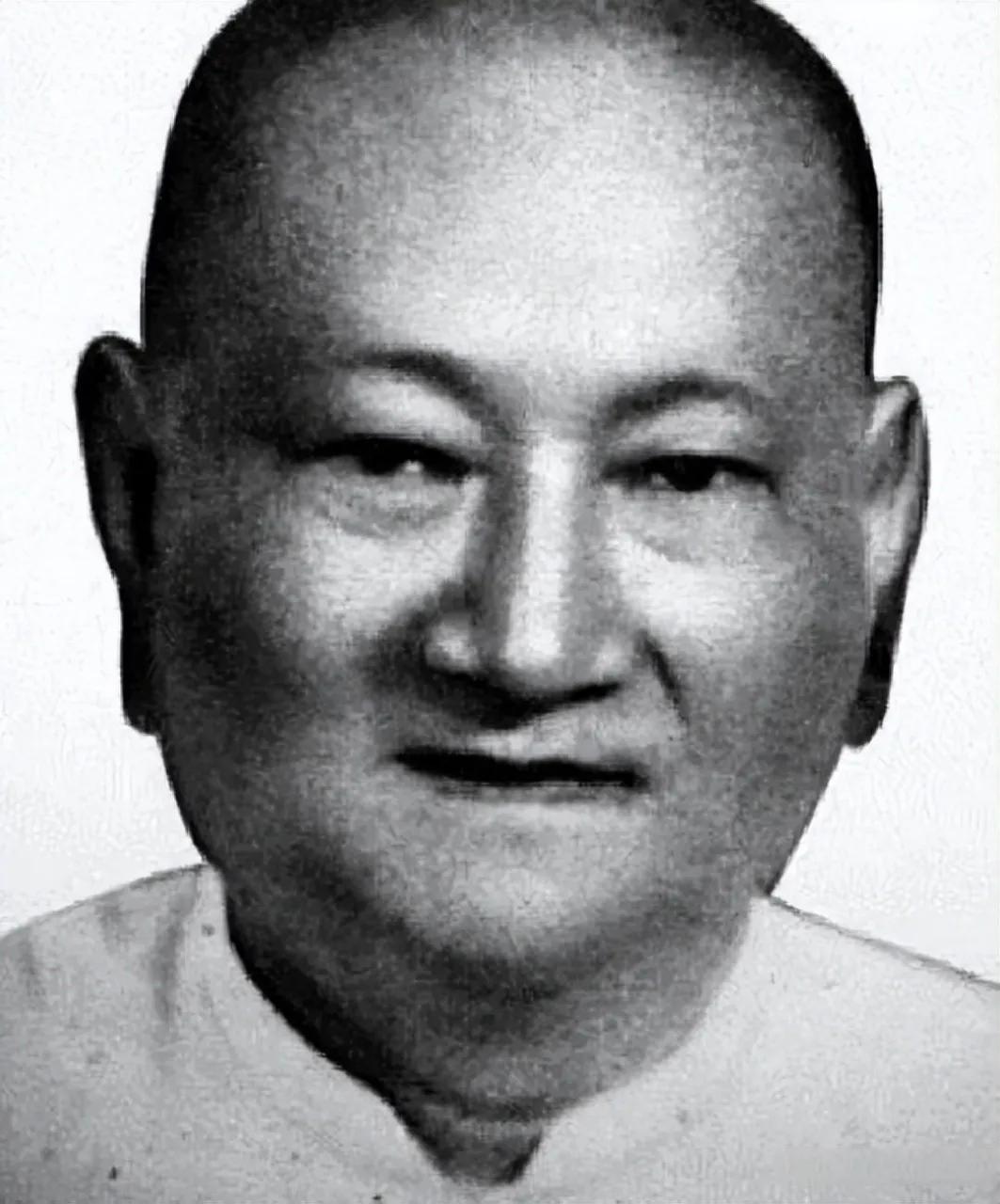 1949年，上海胜利后，我党准备清算青帮老大。助手问陈老总：“还有个叫顾竹轩的怎