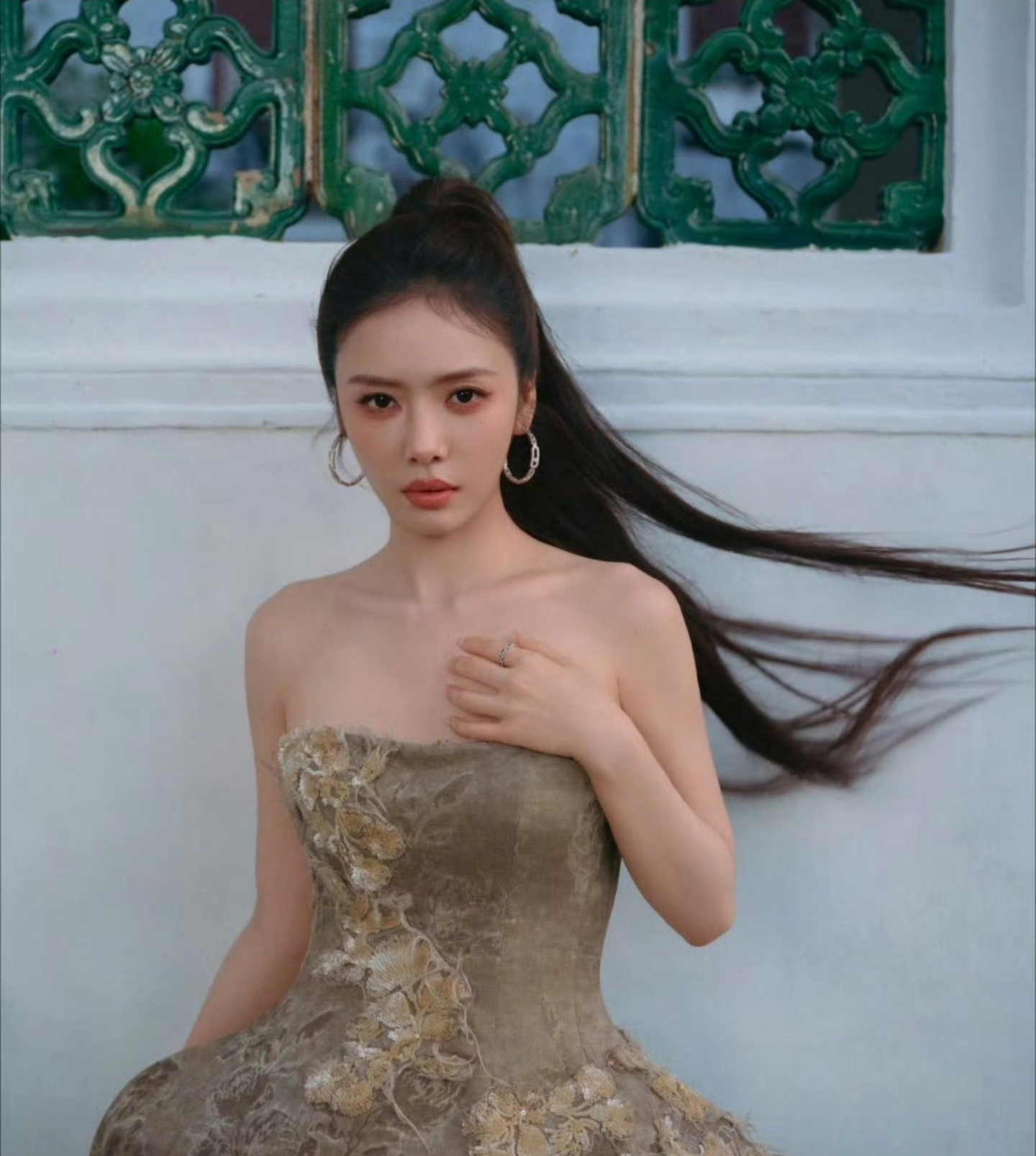 没看懂，所以张小斐救场是救谁的场？救蔡文静的场吗？蔡文静之前不是已经出来了吗？到