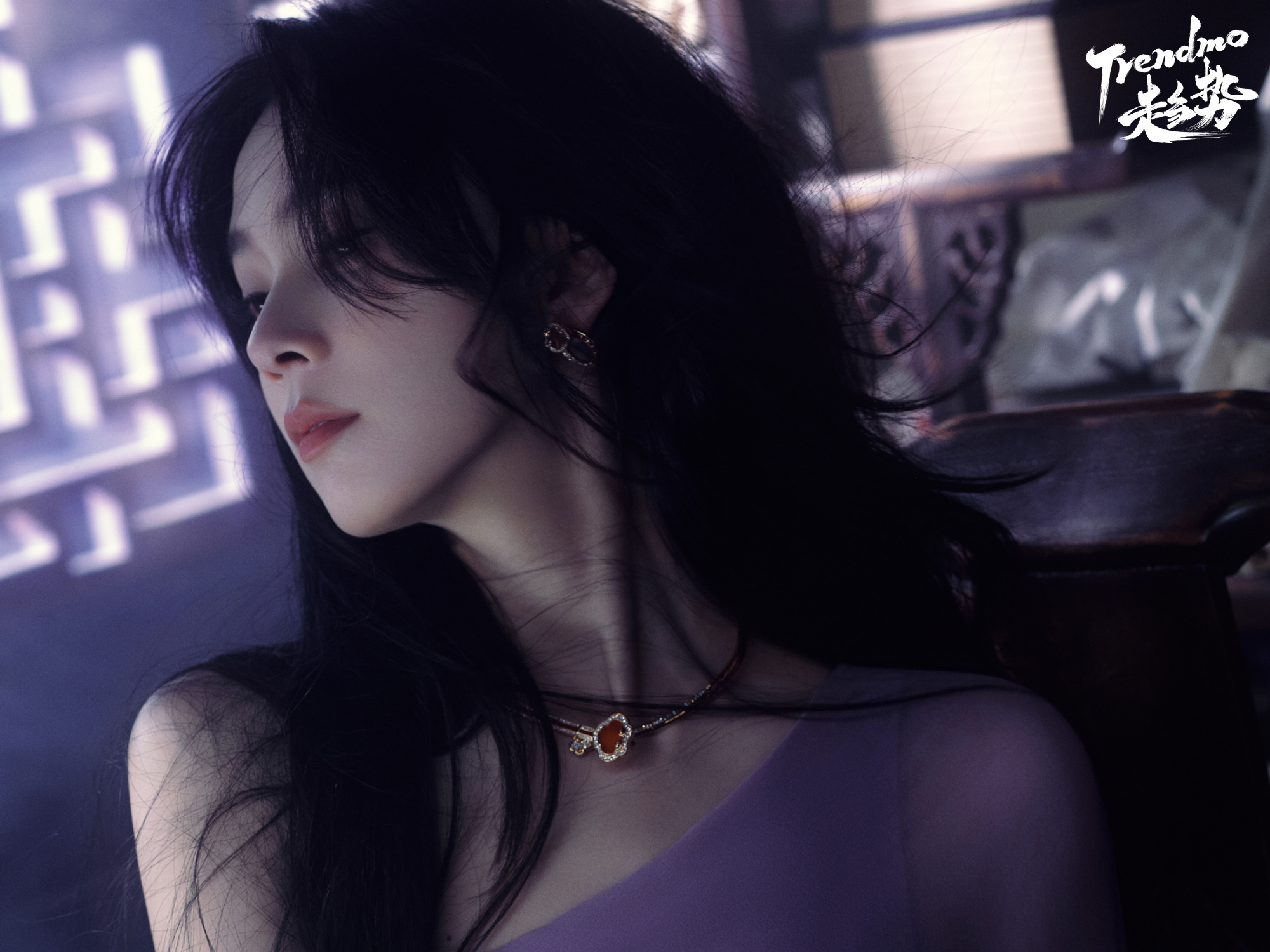 一炉沉香，引陈瑶入梦。墨洇宣纸，烟缕穿透于诗行之间。摄影：任欣羽 